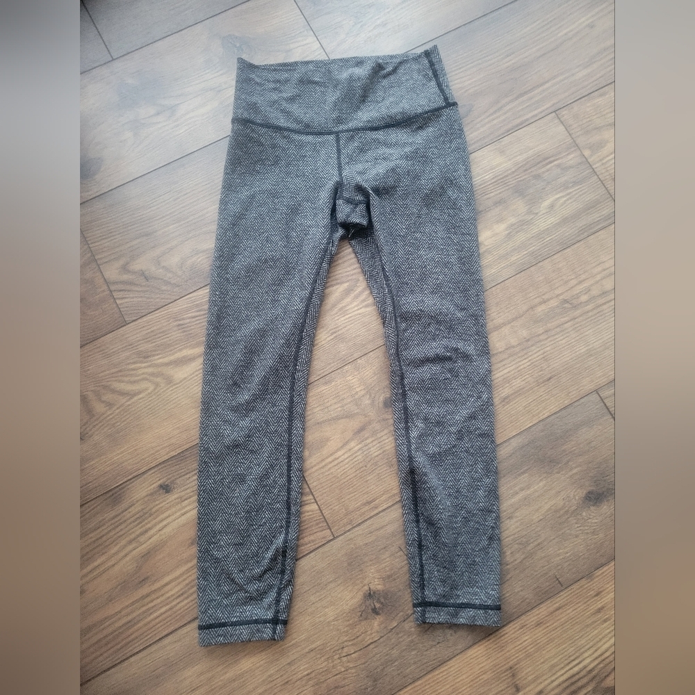 Lululemon Athletica Variegated Textured High-Waisted Knit Leggings 6 - Picture 2 of 6